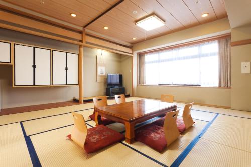 Japanese-Style Room