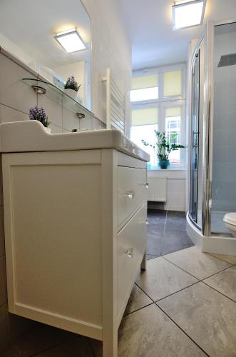 Przestronny Apartament Victus blisko Molo by Noclegi Renters - image 5