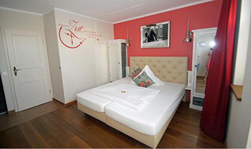 Design-Hotel Chapeau Noir - image 12
