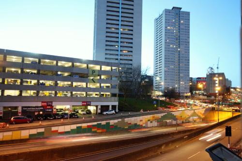 Horse Fair Apartments in Birmingham City Centre by HF Group 3