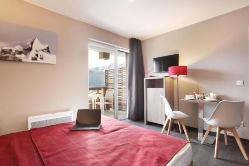 2 double beds, 1 sofa bed