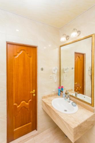 Triumph Hotel - image 2