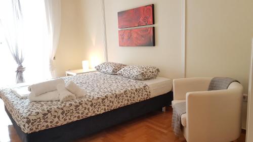  Menta errathens Apartment - Athens Center, 5 BD, 2 BATH, Pension in Athen