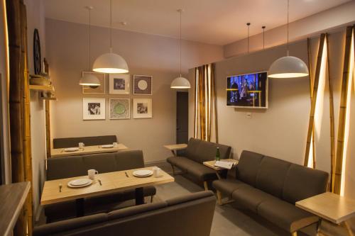 Metro Hotel - main image