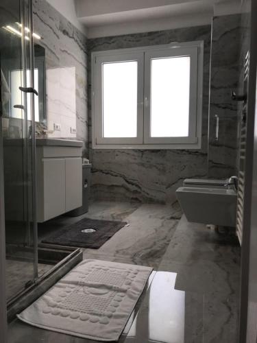 Brilant Apartament - image 11