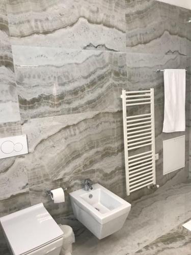 Brilant Apartament - image 3