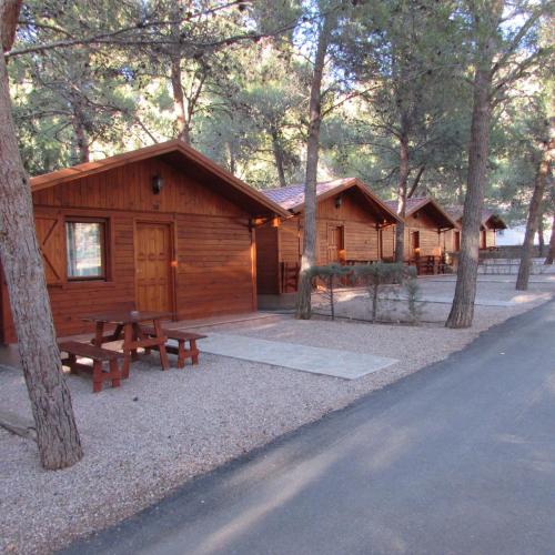 2 bedrooms, 4 beds