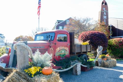 Lamies Inn & The Old Salt Tavern