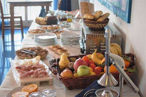 Blue Moon Hotel - image 13