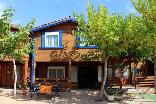 4 bedrooms, 6 beds
