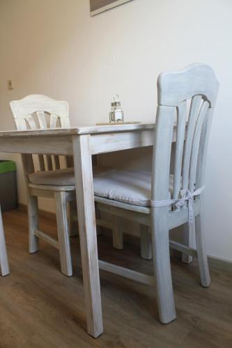 餐飲選擇, Ferienwohnung I in 施納爾杜夫