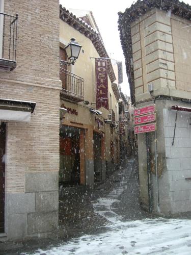 Hostal La Campana - image 5