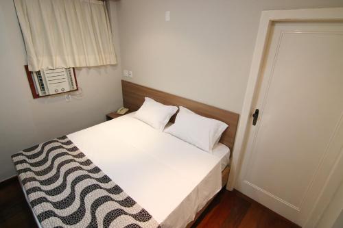 Samba Belo Horizonte Ideally located in the Centro-Sul area, Samba Belo Horizonte Centro promises a relaxing and wonderful visit. Both business travelers and tourists can enjoy the propertys facilities and services. Serv