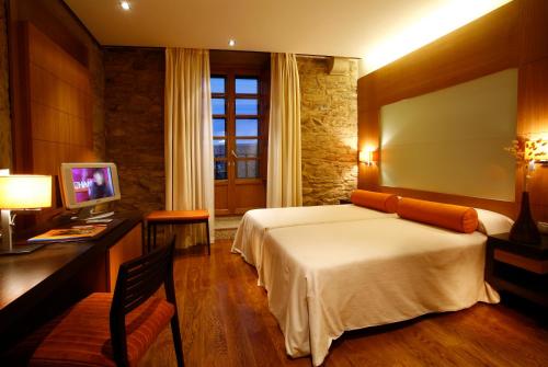 Hotel Altair Stop at Hotel Altair to discover the wonders of Santiago De Compostela. The hotel has everything you need for a comfortable stay. All the necessary facilities, including Wi-Fi in public areas, car par