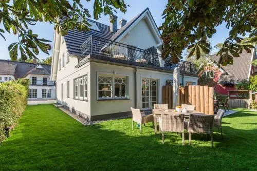 Ferienhaus Ostseehaus Seegras mit Kamin in Prerow, Deutschland