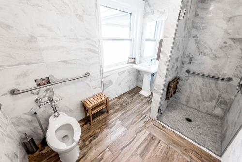 Bathroom, Ember Hostel in Capitol Hill