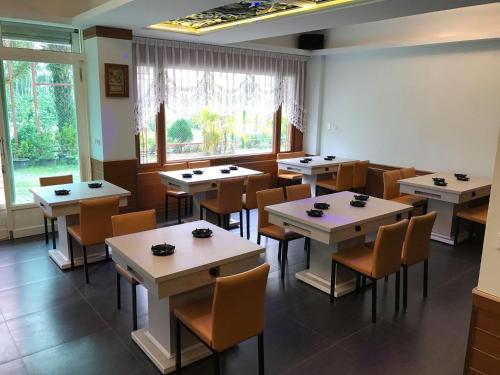 Restaurant, RUISUI PALM LAKES BED AND BREAKFAST in Ruisui Township