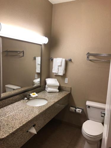 Americas Best Value Inn - Gun Barrel City