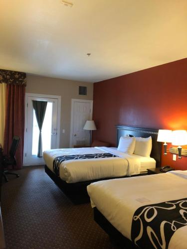 2 Queen Beds Accessible Non-Smoking