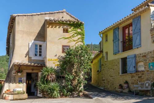 Le Patio du Bouddha anciennement Le Jardin de la Sals chambre d'hôte Fourtou