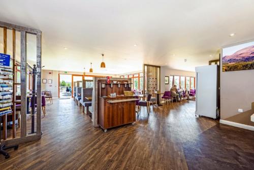 Moorings Hotel - image 8