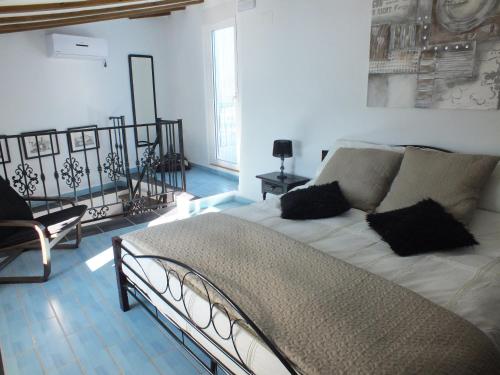 Kayenne holiday rentals in Fuente del Conde