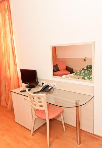 Hotel Astra - image 6