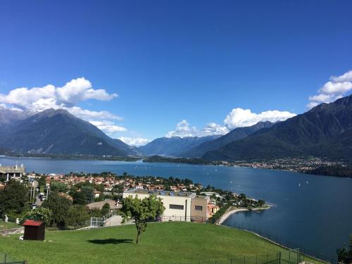 Lake Como Panoramic View