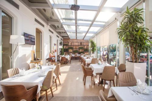 レストラン, Hotel Colosseo Tirana in ティラナ