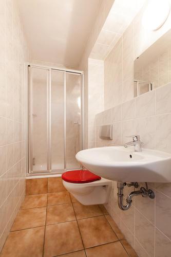 Pension Floesserstube - image 11