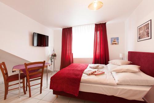 Pension Floesserstube - image 3