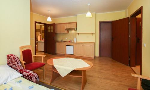 Okulski Grand Rozewie Pokoje i Apartamenty – Jastrzebia Gora, NY