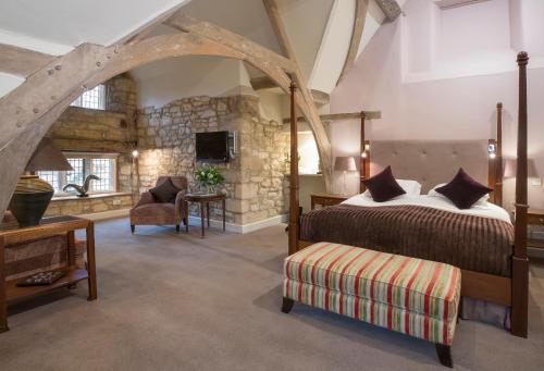 Russell's in บอร์ดเวย์