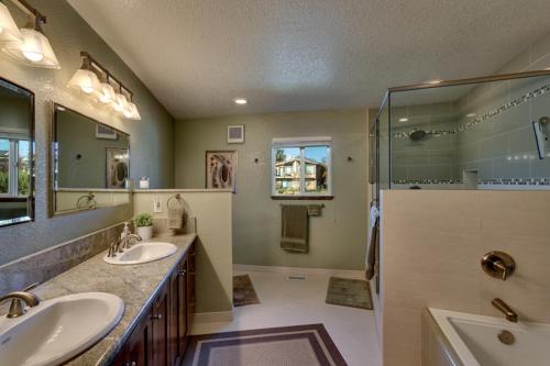 Tallac Vista Home - image 2