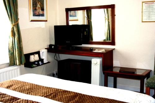 Ilfracombe House - image 3