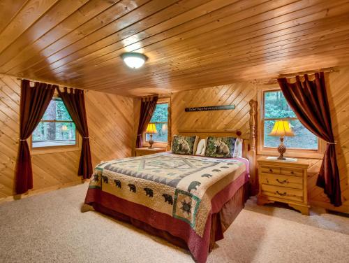 Southern Charm Cabin - image 4