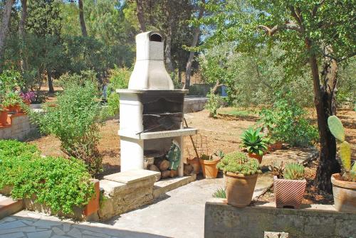 Villa with pool and tennis court, Avola (foto 6)