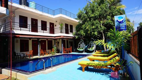 

Blue Whale Holiday Hotel