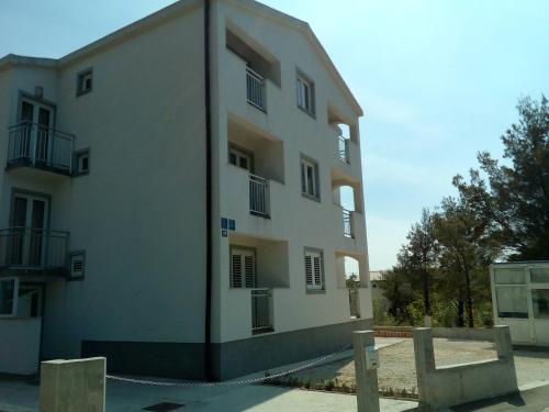 Apartments Begonia - Location saisonnière - Starigrad-Paklenica