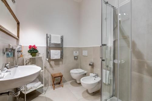 Rome Charming Suites - image 12