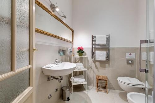 Rome Charming Suites - image 7