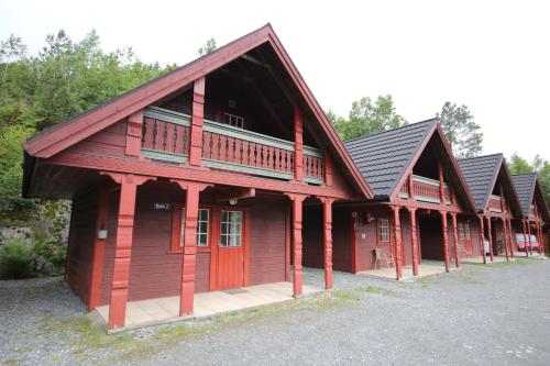 Two-Bedroom Cottage with Private Bathroom 