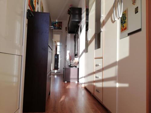 Apartment White Lily - image 4