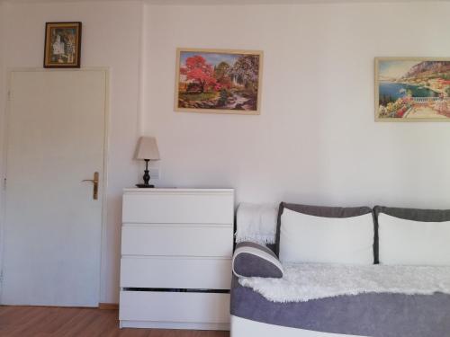 Apartment White Lily - image 9