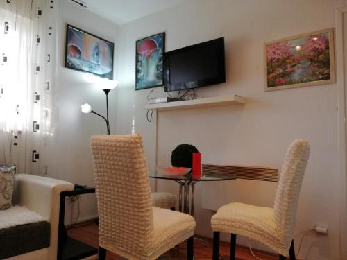 Apartment White Lily - image 8