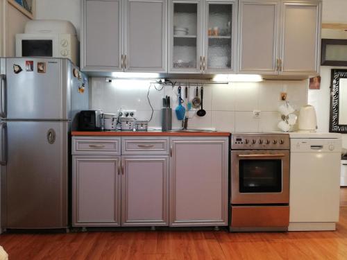 Apartment White Lily - image 12