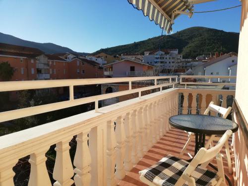 Apartment White Lily - image 14