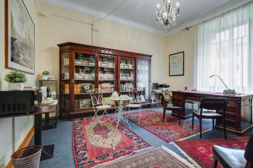 Rome Charming Suites - image 10