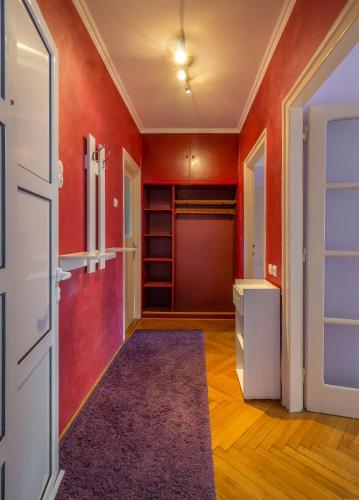 Central Park Family Apartment - image 2