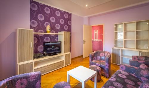 Central Park Family Apartment - image 4